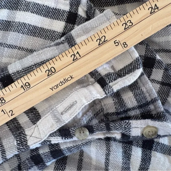 American Eagle Ahh-Mazingly Soft Flannel Shirt Boyfriend M, Black & White - EUC - Picture 10 of 14